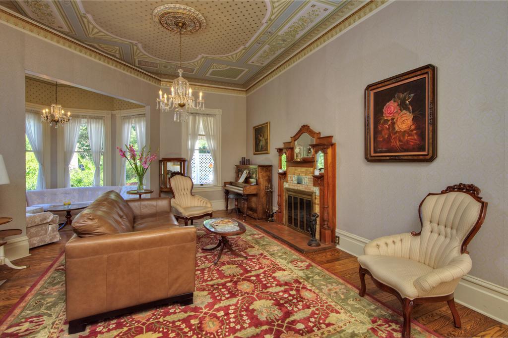 The Pink Mansion Bed and Breakfast Calistoga Buitenkant foto
